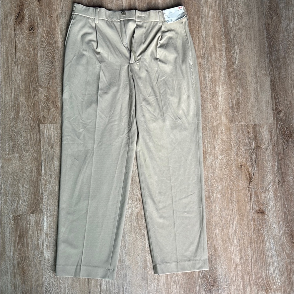 Uniqlo Men's Light Beige Dress Pants
